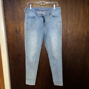 American Eagle Lightwash Hi-rise Jegging